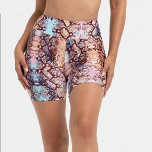 LiCi fit Cobra shorts
